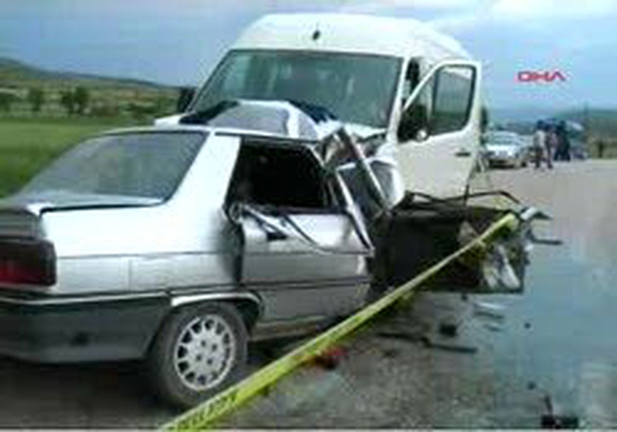 Tokat'ta Trafik Kazası, 5 Ölü, 2 Yaralı