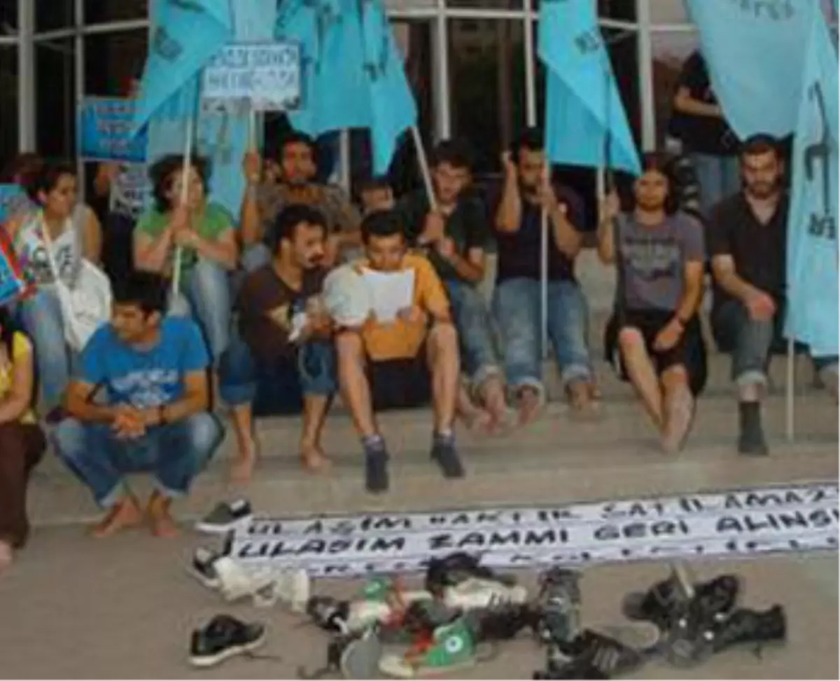 Ulaşım Zammına Çıplak Ayaklı Protesto