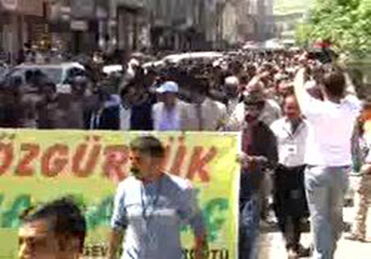 Yüksekova´Da, Bdp'lilerden Yürüyüş