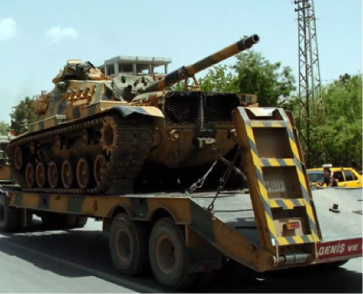 Sınıra Tank Sevkiyatı