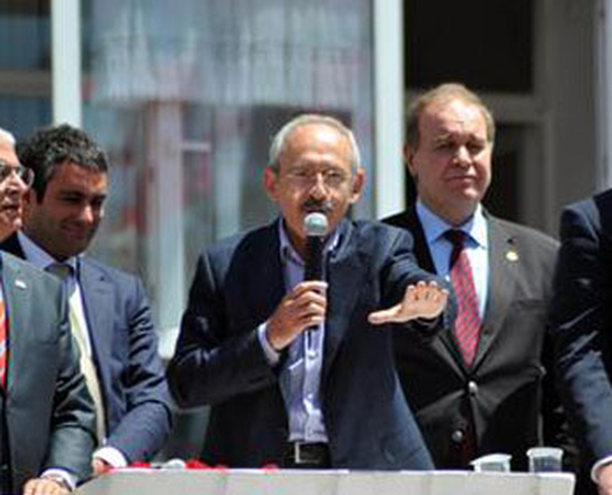 CHP Genel Başkanı Kılıçdaroğlu: 'Kısıklı'da Villa Yaptıracağına, Neden Fakir Fukarayı Düşünmüyorsun?'