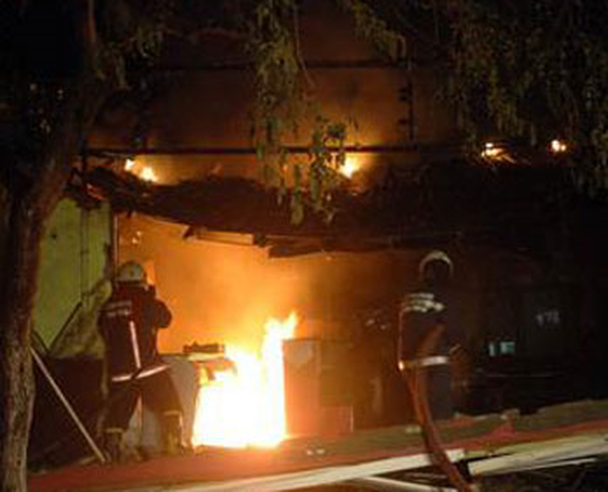 Başakşehir\'de Kudaklanan Lokanta Alev Alev Yandı