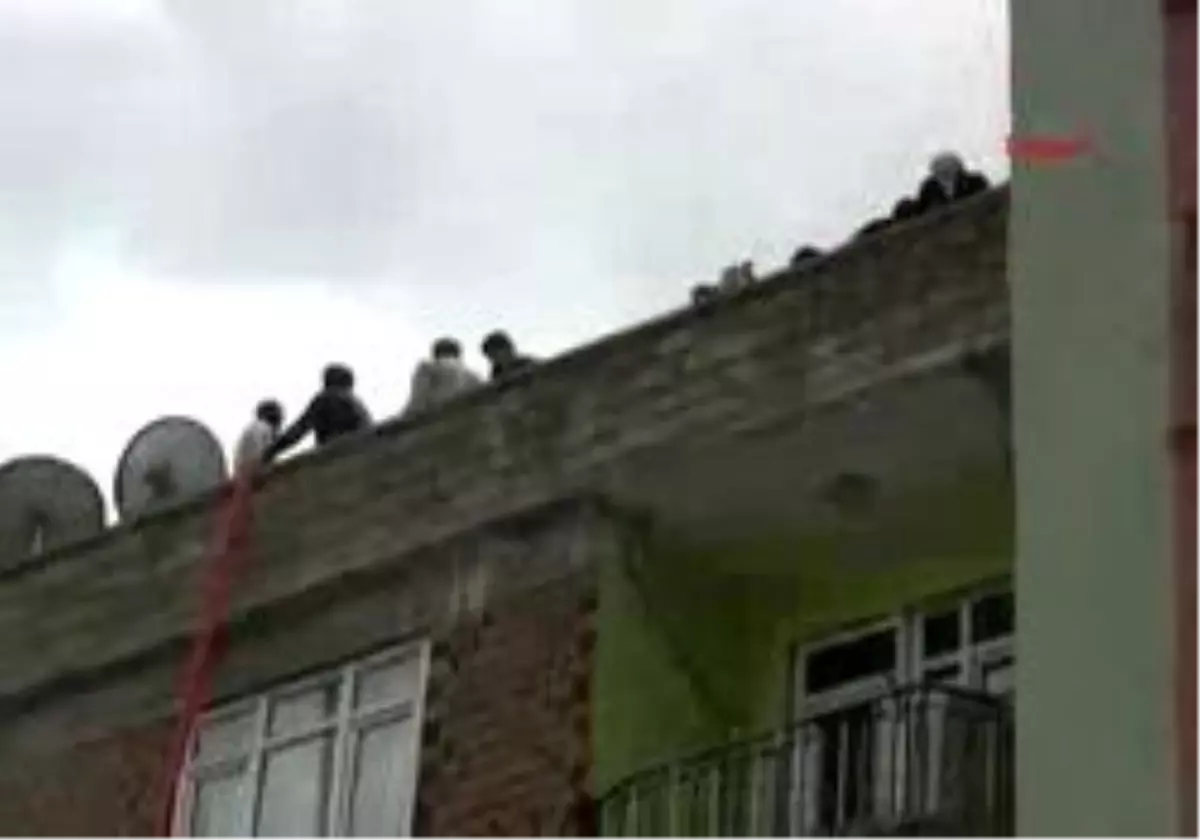 Hakkari-Çatı Katındaki Tandır Yangına Yol Açtı