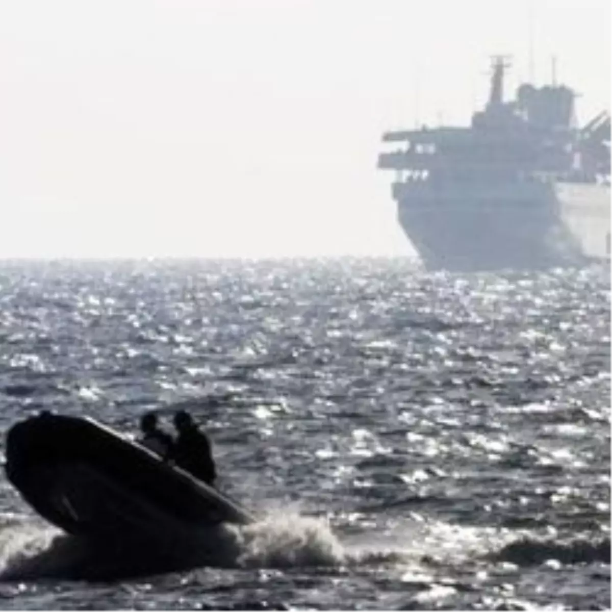 İsrail İrlanda Gemisine El Koydu