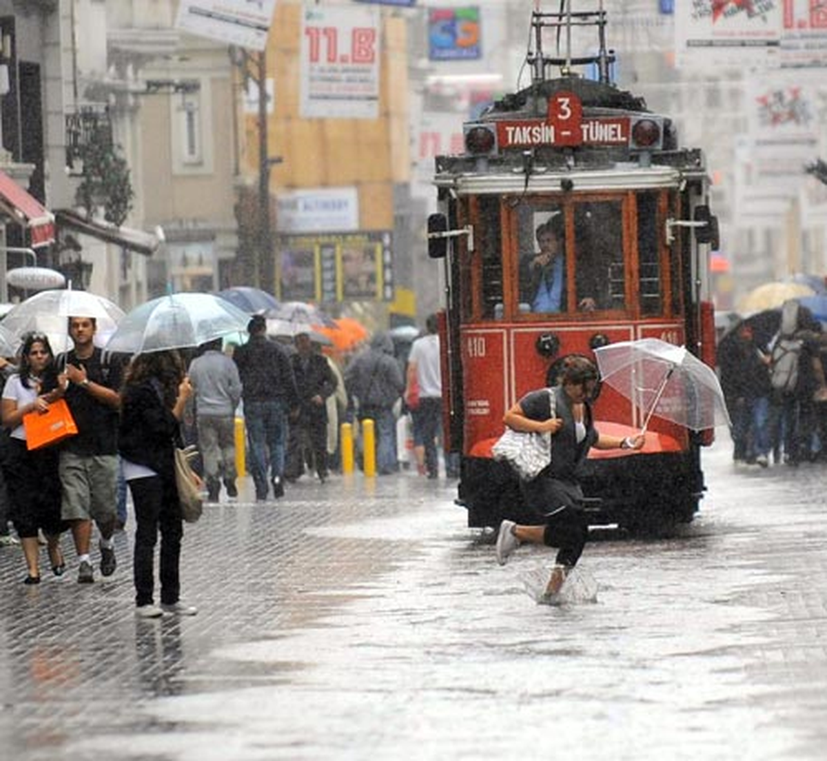 Bu Sabah Yağmur Var İstanbul'da