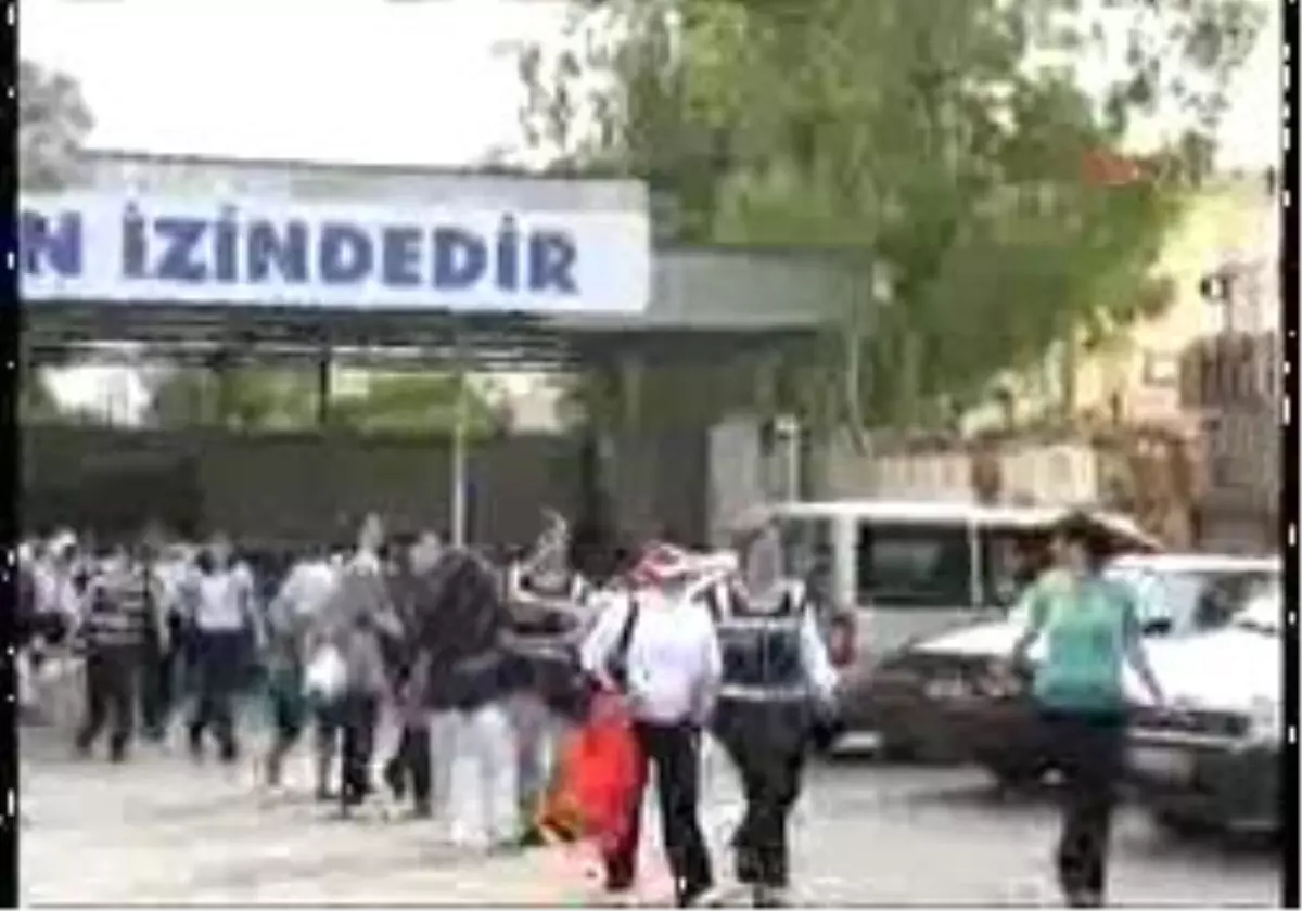 İzmir - Çapkın Koca Şikayetinden Fuhuş Çetesi Çıktı