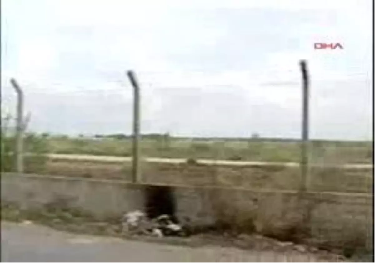 Antalya - Mahalleli Yol Kapatı