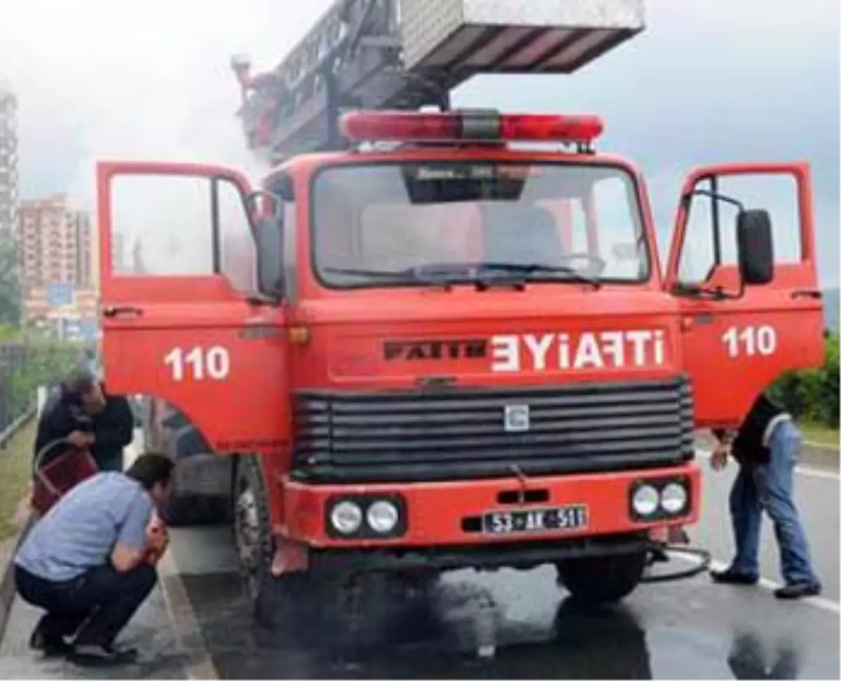 İtfaiye Aracı Alev Aldı