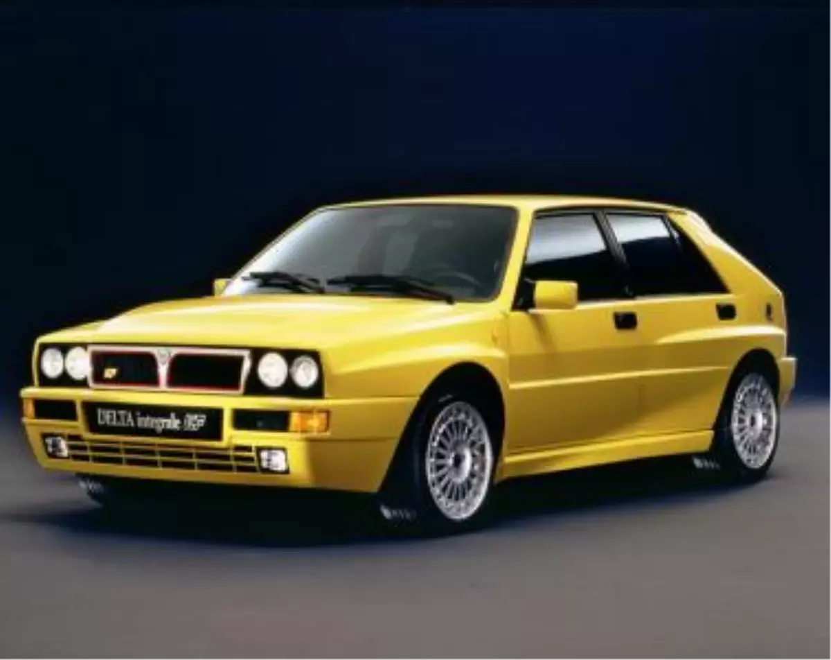 Autocar Tüm Zamanların En Ateşli Hatchback\'ini Seçti: Lancia Delta Integrale!