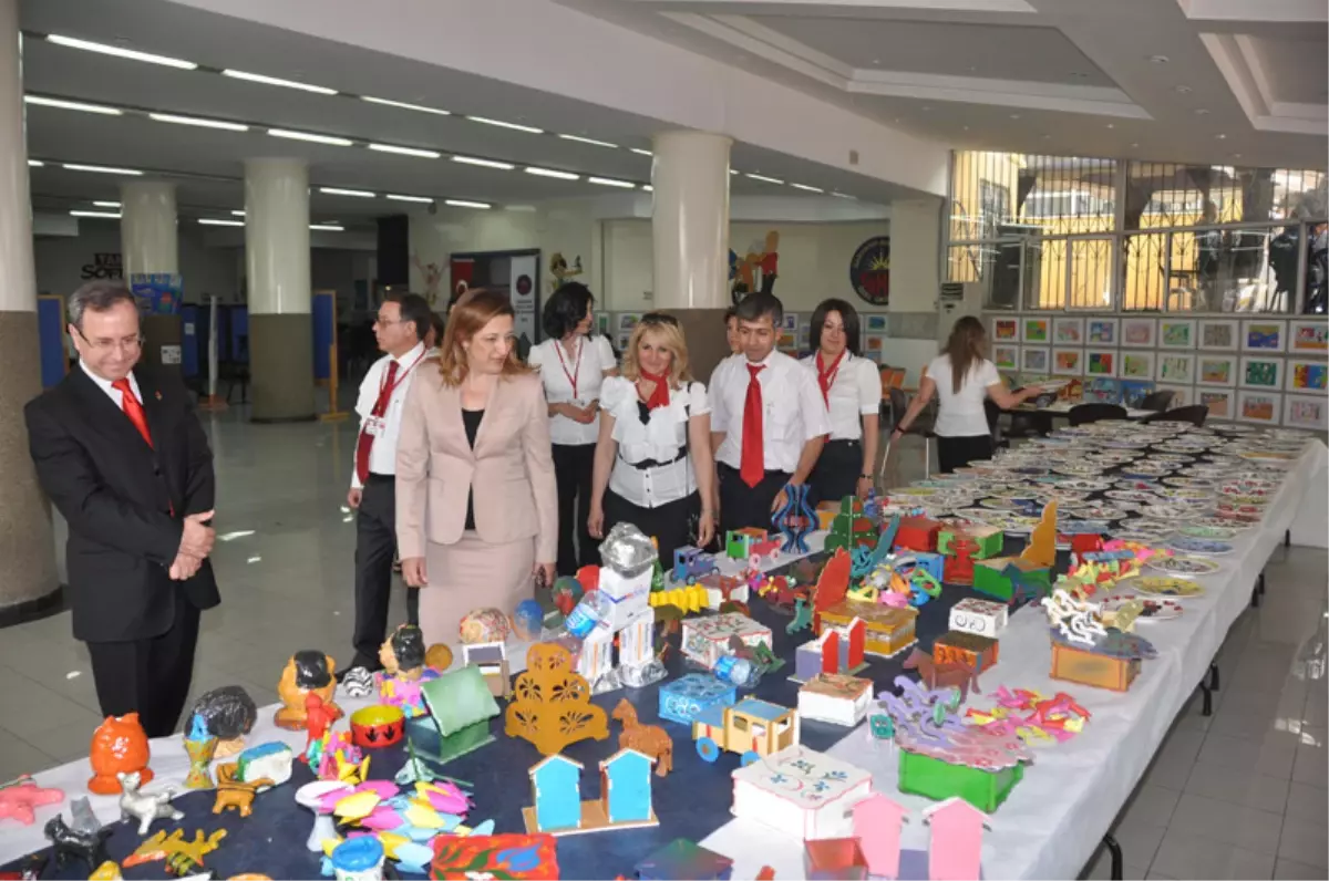 GKV’li Öğrencilerin Çini, Ahşap Ve Fotoğraf Sergisi İlgi Görüyor