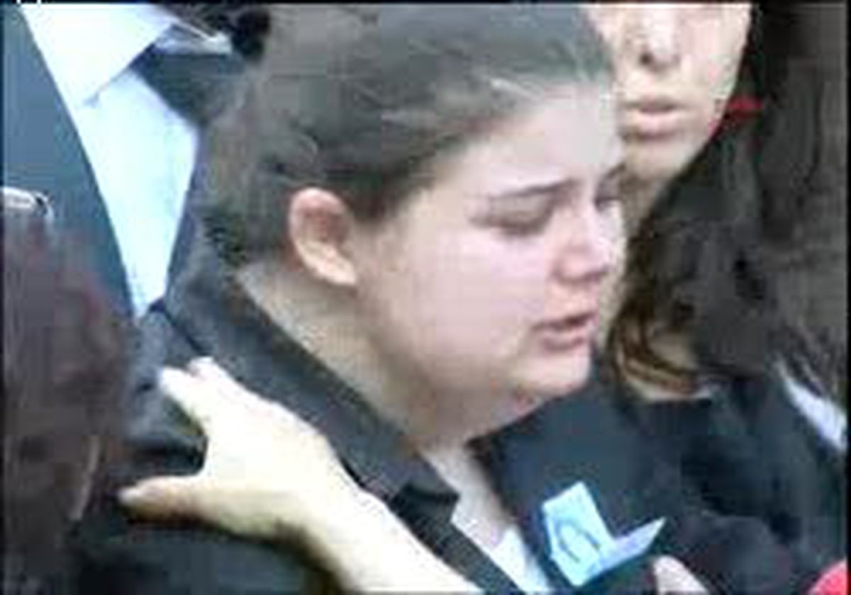 Profesörlere Son Veda 
 
* Trafik Kazasında Ölen Profesörler İçin Görev Yaptıkları İstanbul Üniversitesi Orman Fakültesi Önünde Tören Düzenlendi