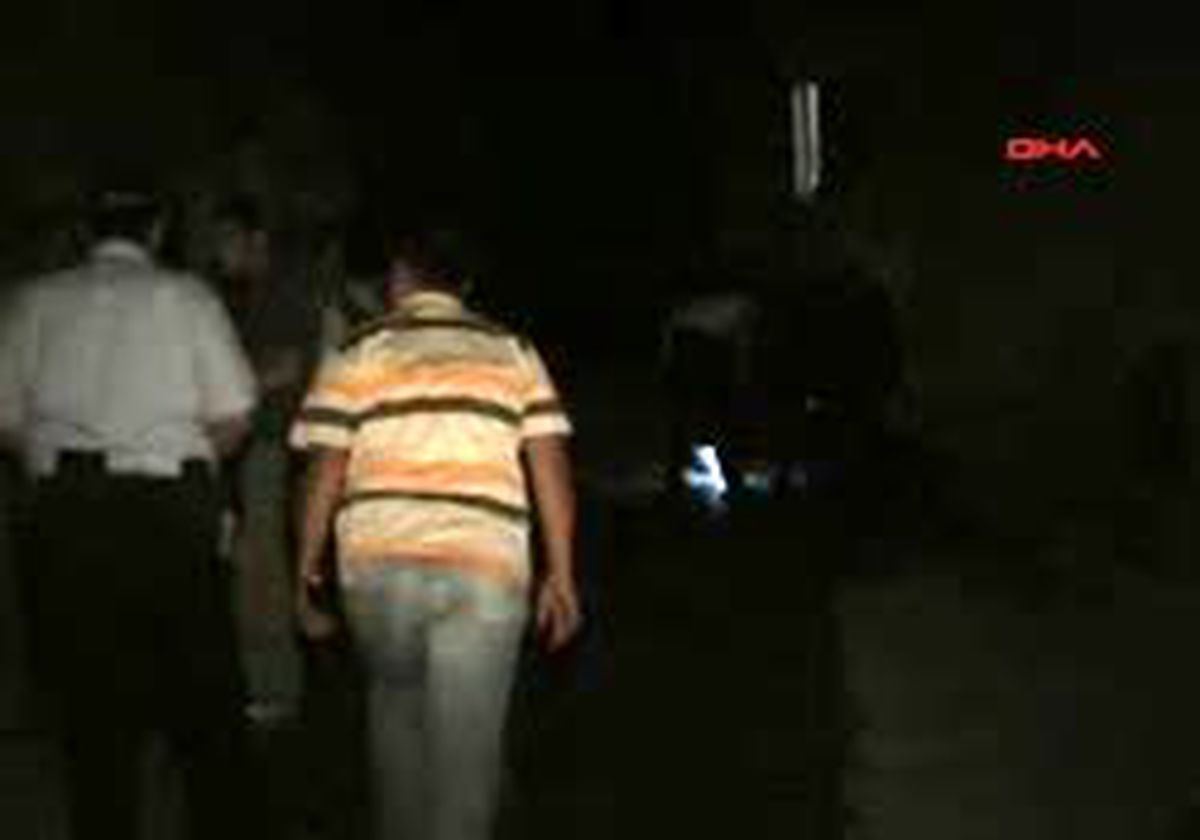 Şanlıurfa Ek Eve Molotoflu Saldırı Polisi Alarma Geçirdi
