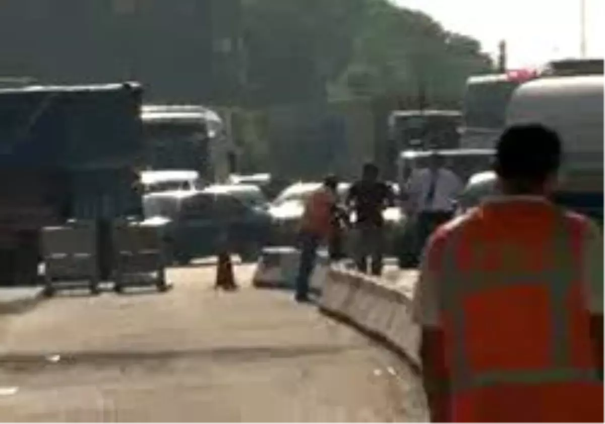 Fsm Gişelerindeki Bakım Trafiği Felç Etti... (3)