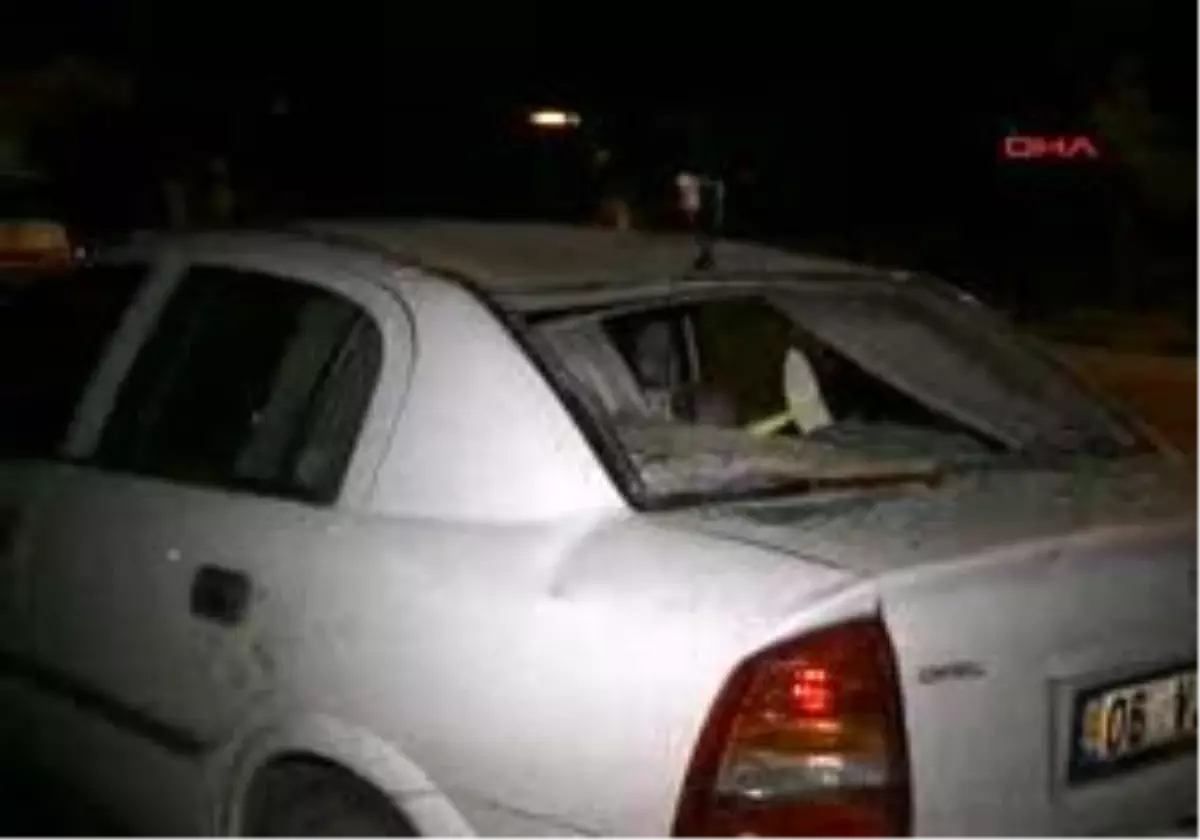 Kırıkkale-Kırıkkale´De Fırtına Binanın Çatısını Uçurdu