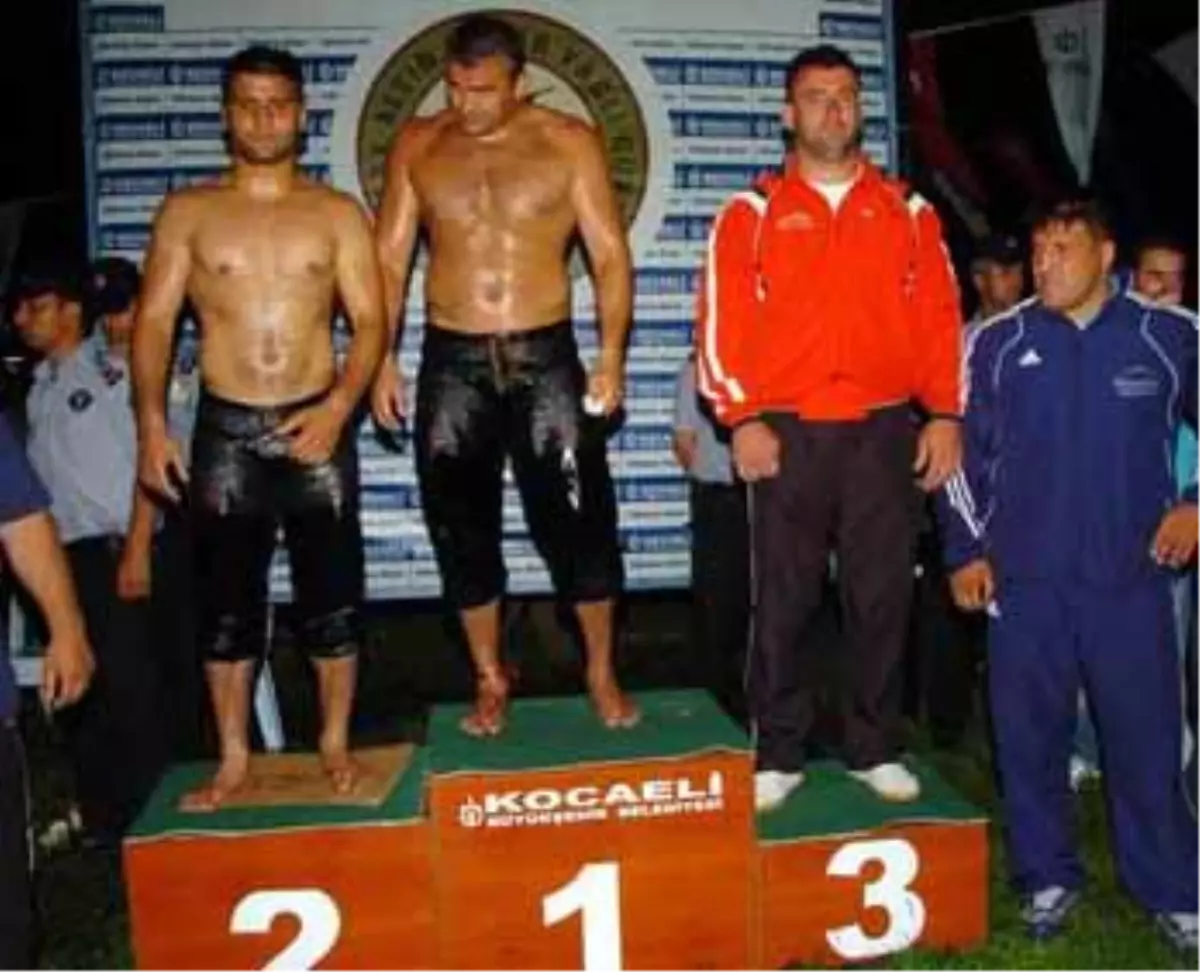 Altın Kemerin Sahibi Sermest Bulut Oldu