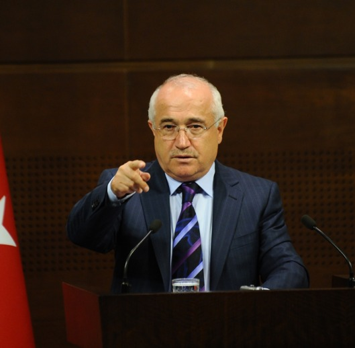 Eksen Kayması Yok, Hedef AB