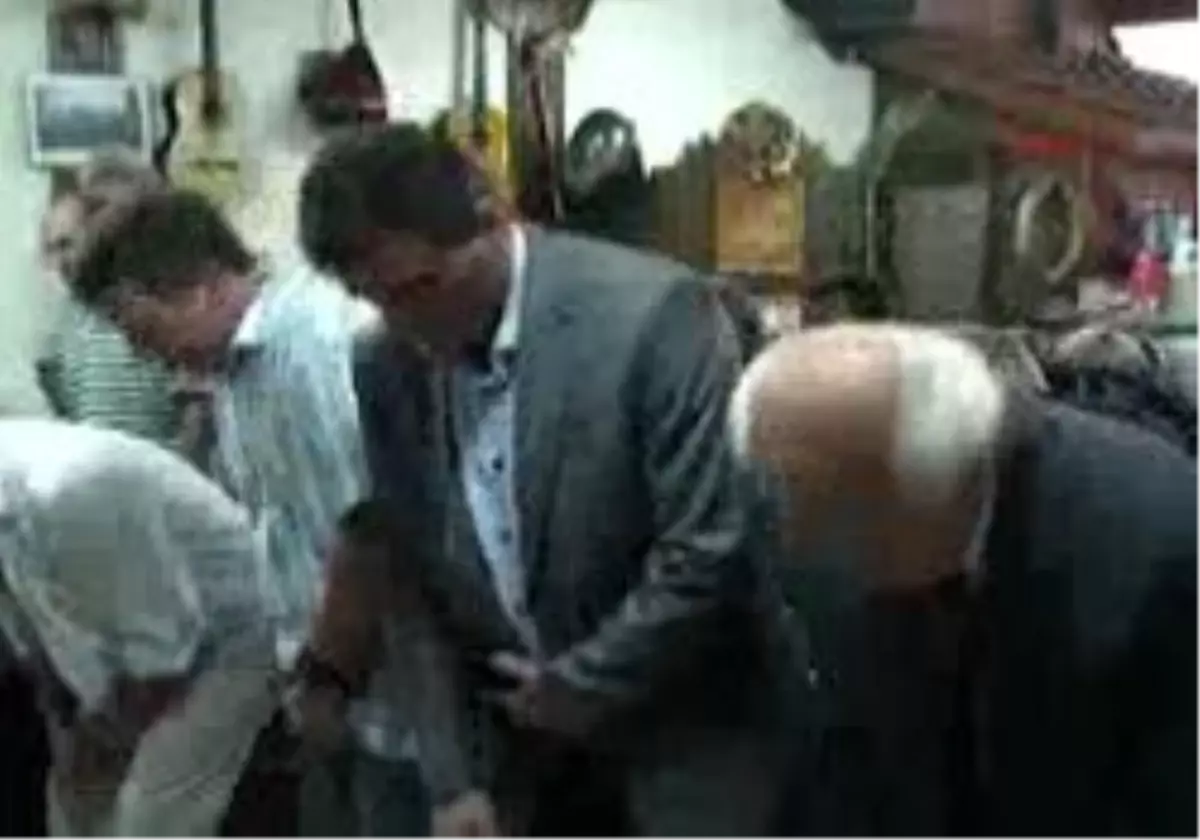 Balkan Türk Edebiyatının Tanınmış Yazarı Fahri Kaya\'ya Kosova\'da Ödül Verildi