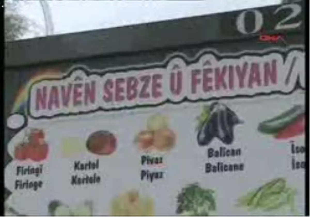 Diyarbakır\'da Sebze Ve Meyvelerin İsimleri Kürtçe, Zazaca Bilboardlarda