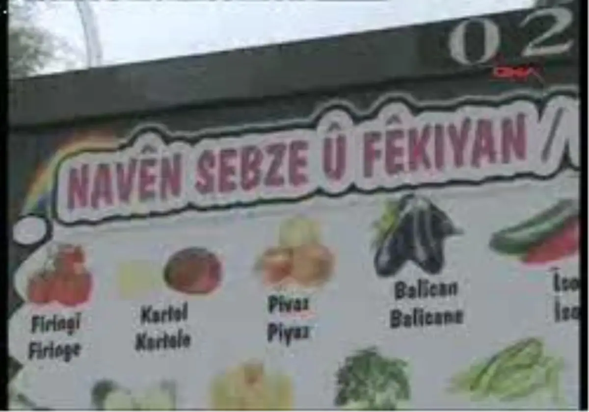 Diyarbakır - Ekgsebze Ve Meyvelerin Kürtçe, Zazaca İsimleri Bilboardlarda
