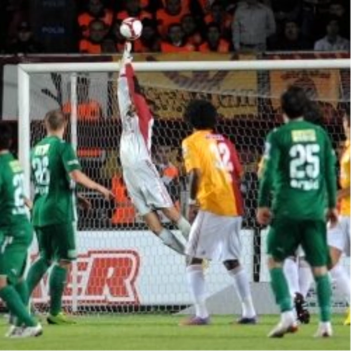 Galatasaray Eski Gözağrılarına Döndü
