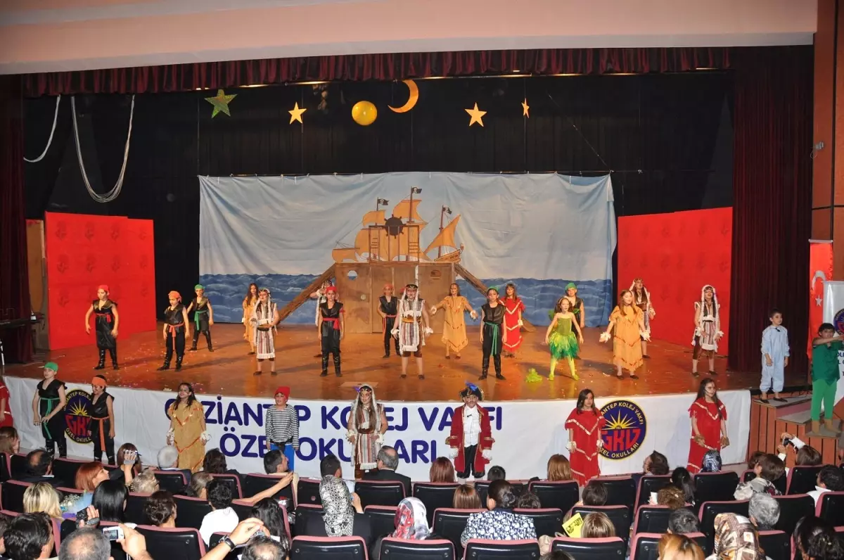 GKV’liler İngilizce Peter Pan’ı Sahneledi

