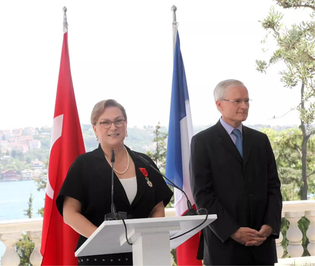 Sabancı Holding Yönetim Kurulu Başkanı Güler Sabancı’ya Fransız Devlet Nişanı Legıon D’honneur Verildi 

