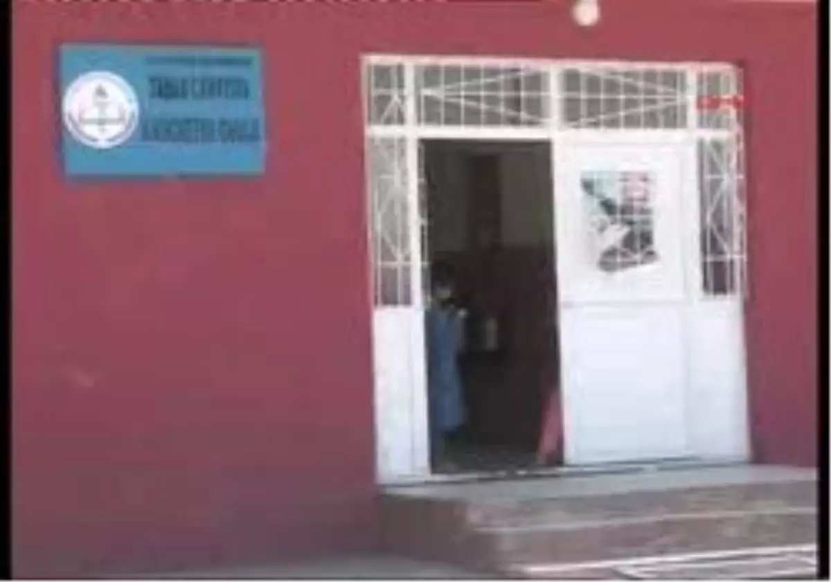 Diyarbakır - Önce Kızları Okullu Yaptılar, Sonra Camiye Kütüphane Kurdular