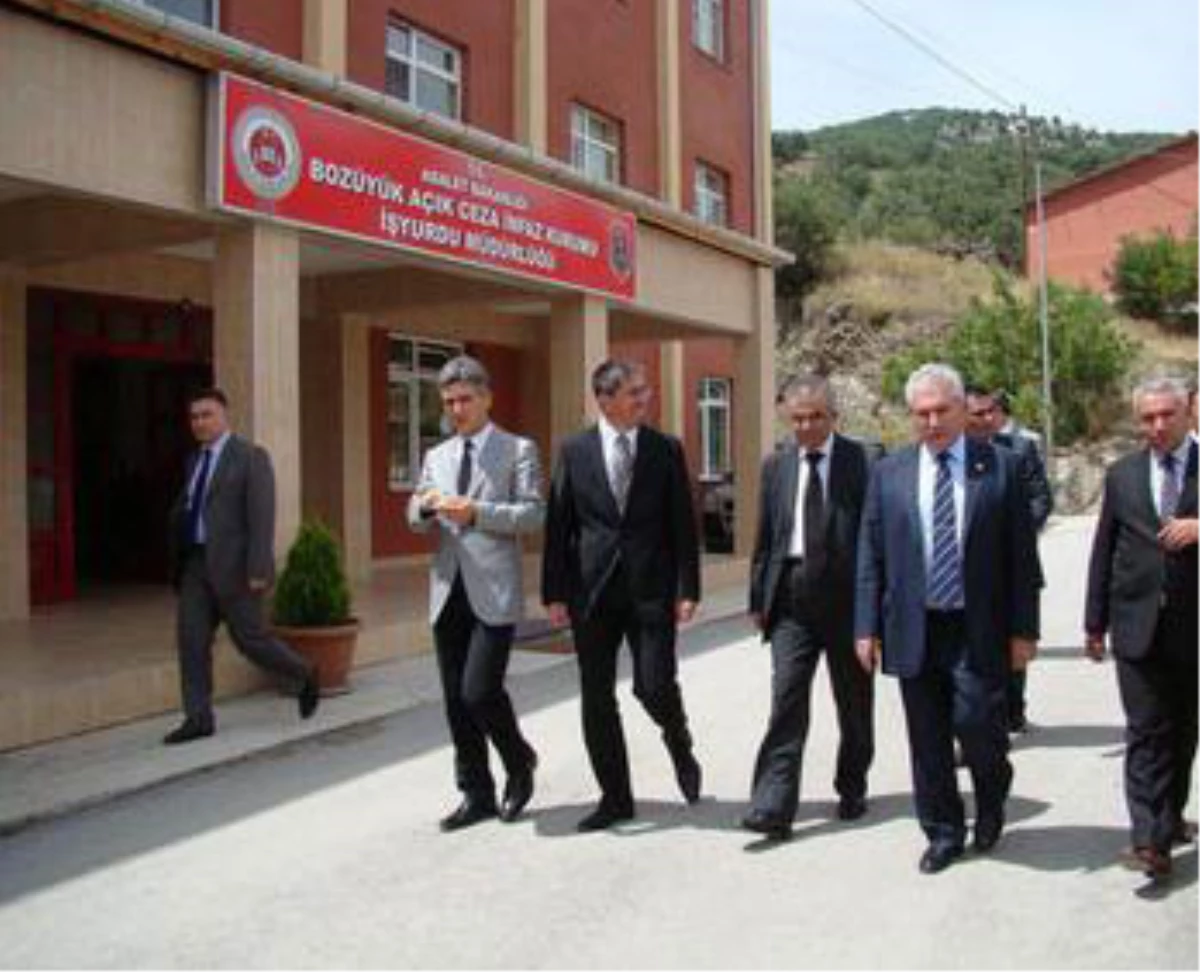HSYK Başkan Vekili Özbek: "İnşallah Yargı Daha Güzel Günlere Doğru Yürüyecektir"