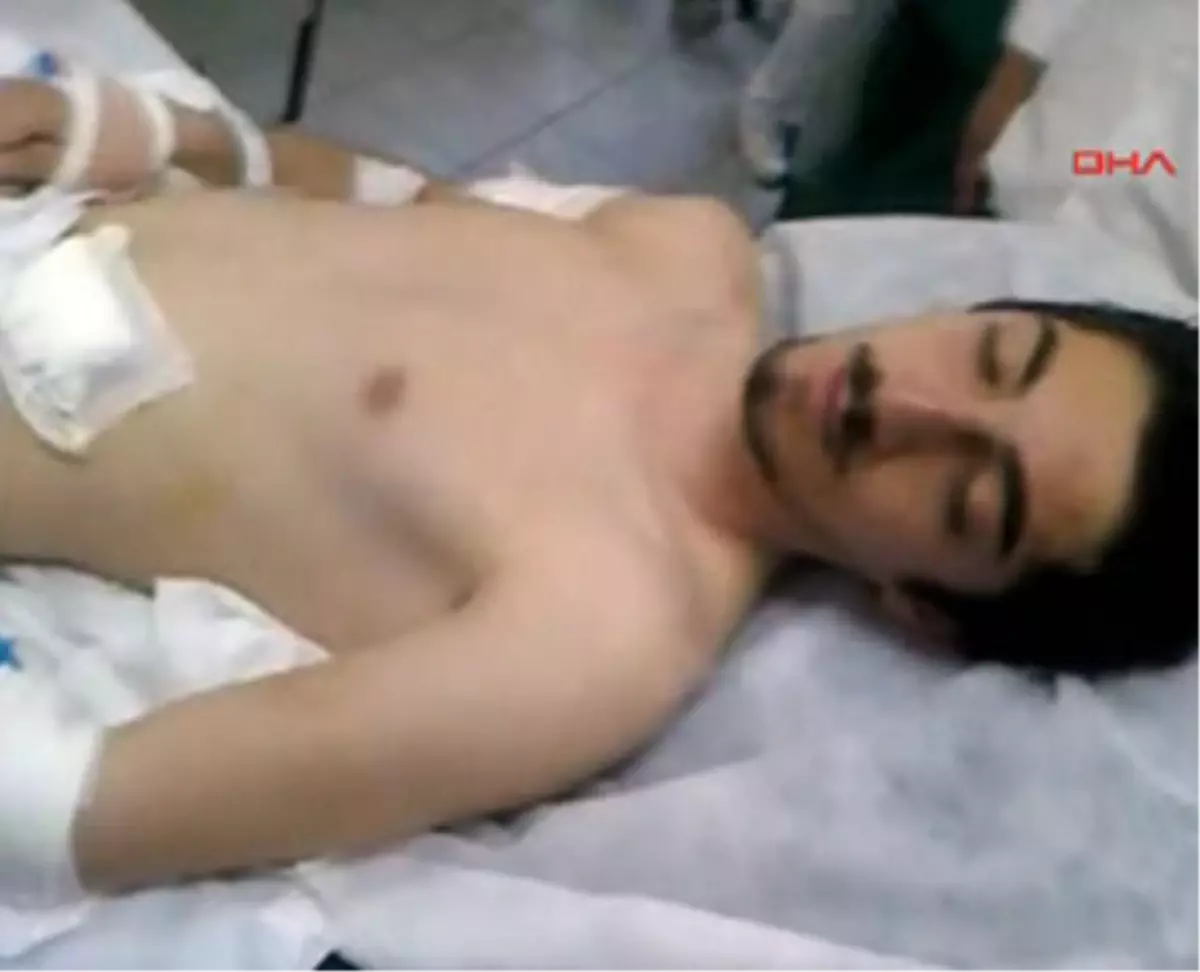 Beşiktaş\'ta Üniversite Öğrencisini Bıçakladılar, Annesi ve Abisini Dövdüler