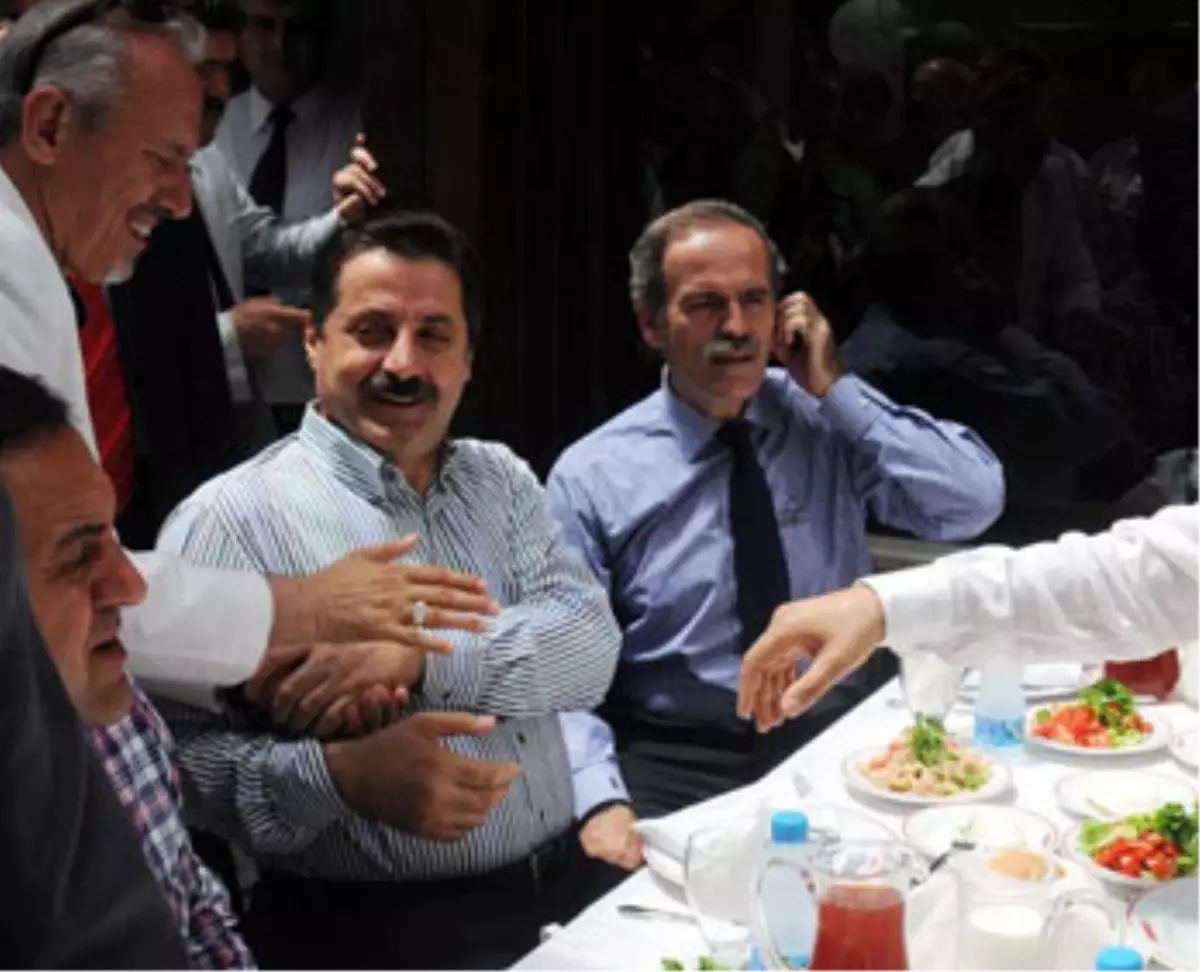 Köfteci Açılışında TSK\'nın Eksikliklerini, Aksaklıklarını Gündeme Getirdi