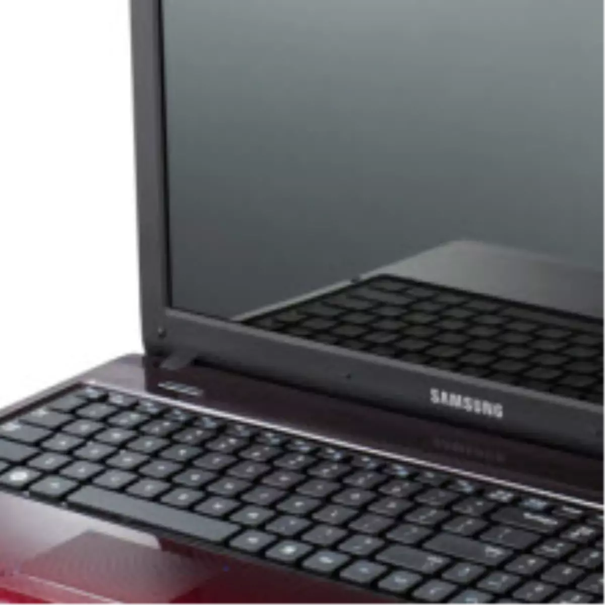 Samsung\'dan Kırmızı ve Siyah R580