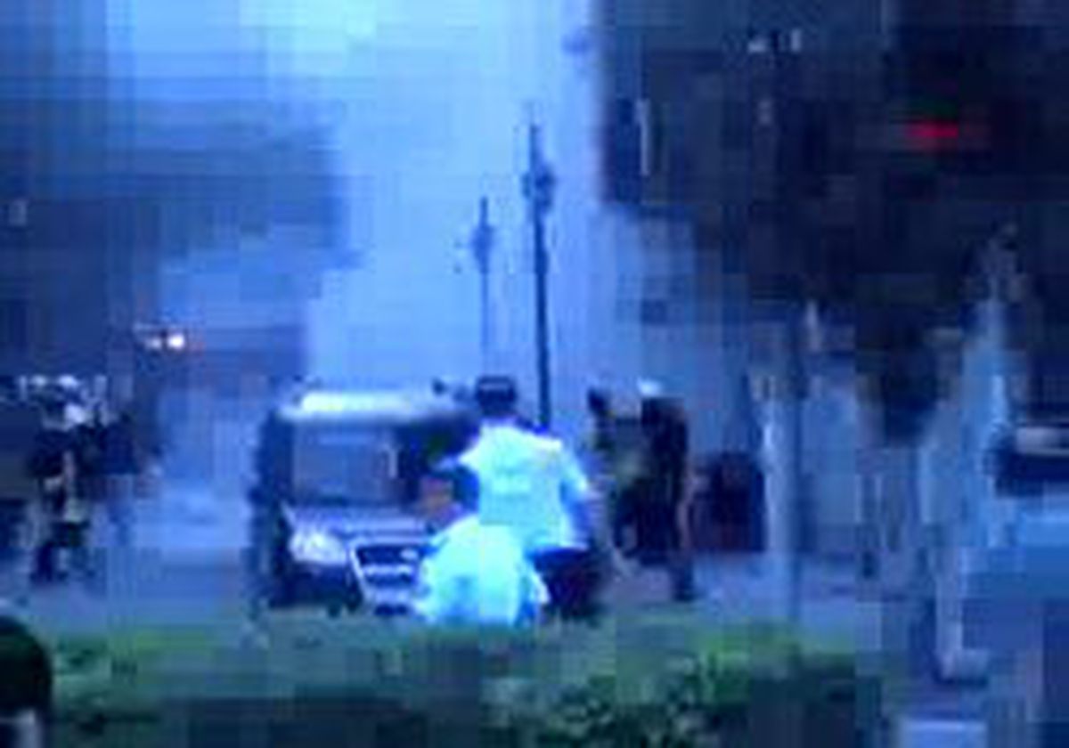 Eskişehir - Apartman Doğalgaz Boruları Alev Aldı, Motosiklet İle Otomobil Kullanılamaz Hale Geldi