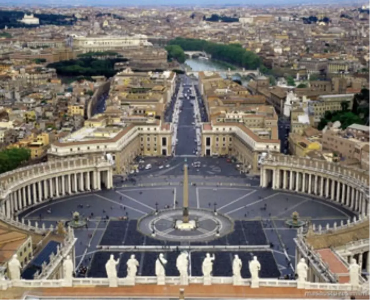 Vatikan Çalkalanıyor