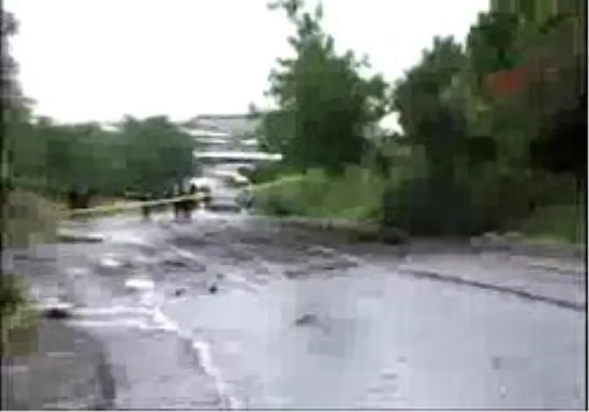 Arşivpolise Bombalı Saldırıda Bulunduğu İddia Edilen 4 Kişi Yakalandı...