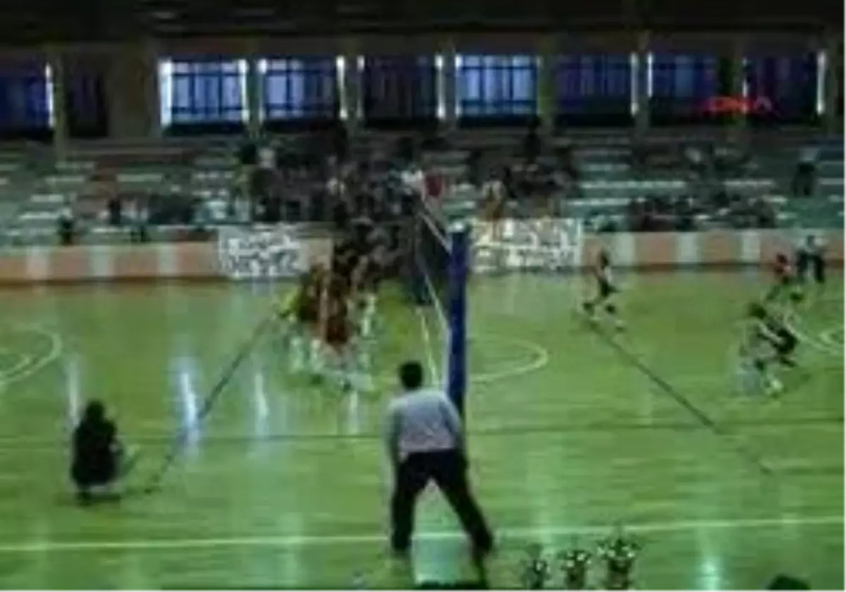 Vali\'den Vuvuzela Yasağı