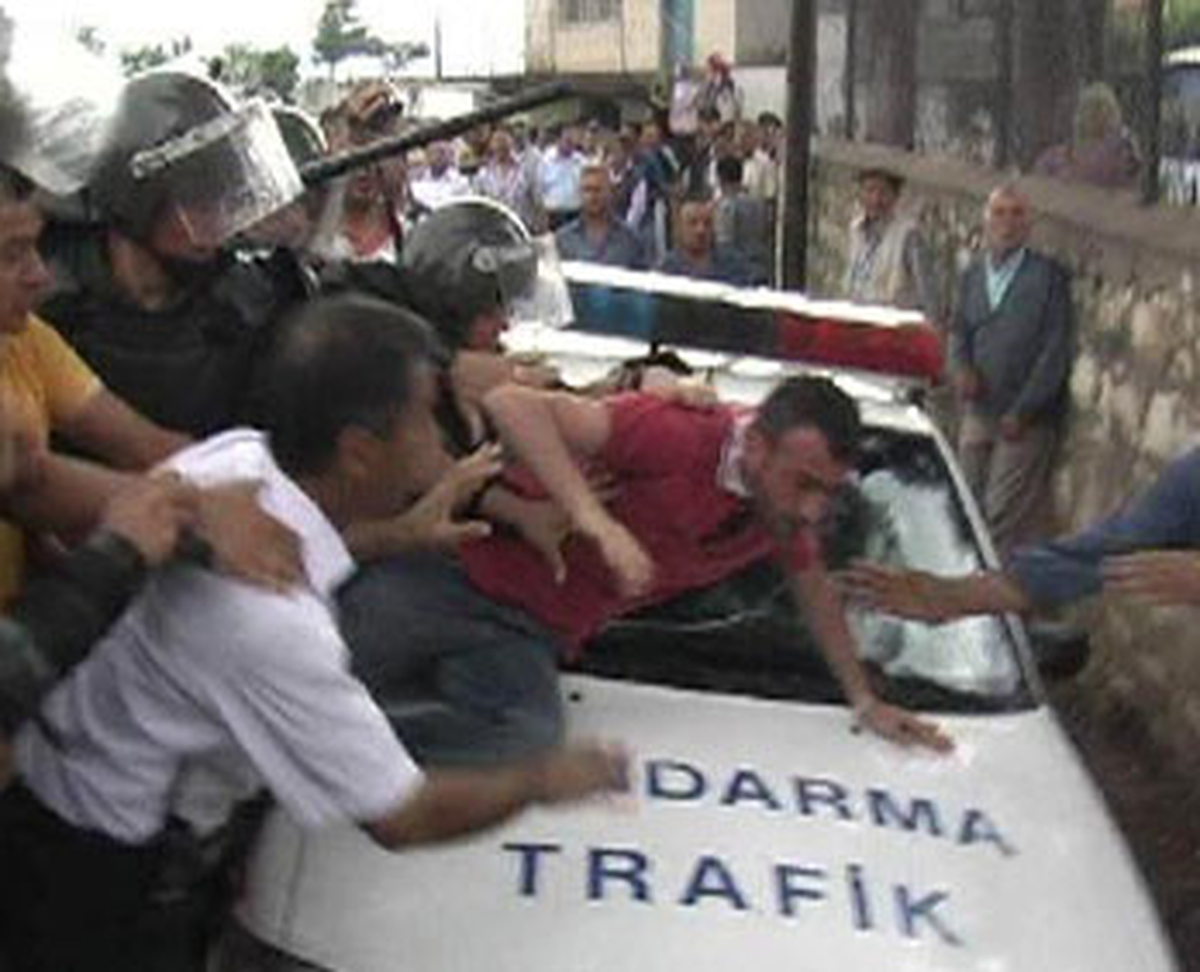 Milletvekiline Saldırı Girişimine Gözaltı