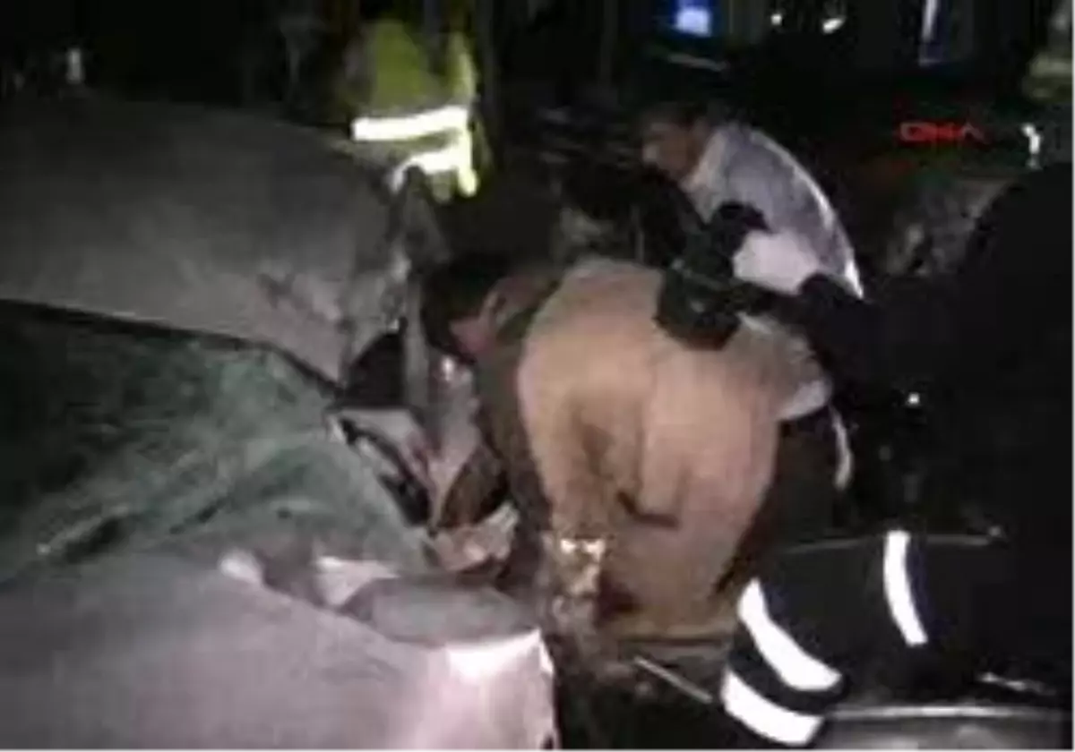 Otomobil İle Otobüs Çarpıştı: 3 Ölü, 9 Yaralı
Uzman Çavuş, Yıllık İzinden Dönerken Kazada Can Verdi