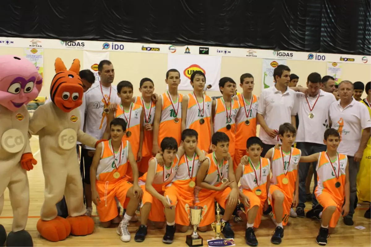 Şampiyonu İstanbul Sarıyer Doğa Koleji