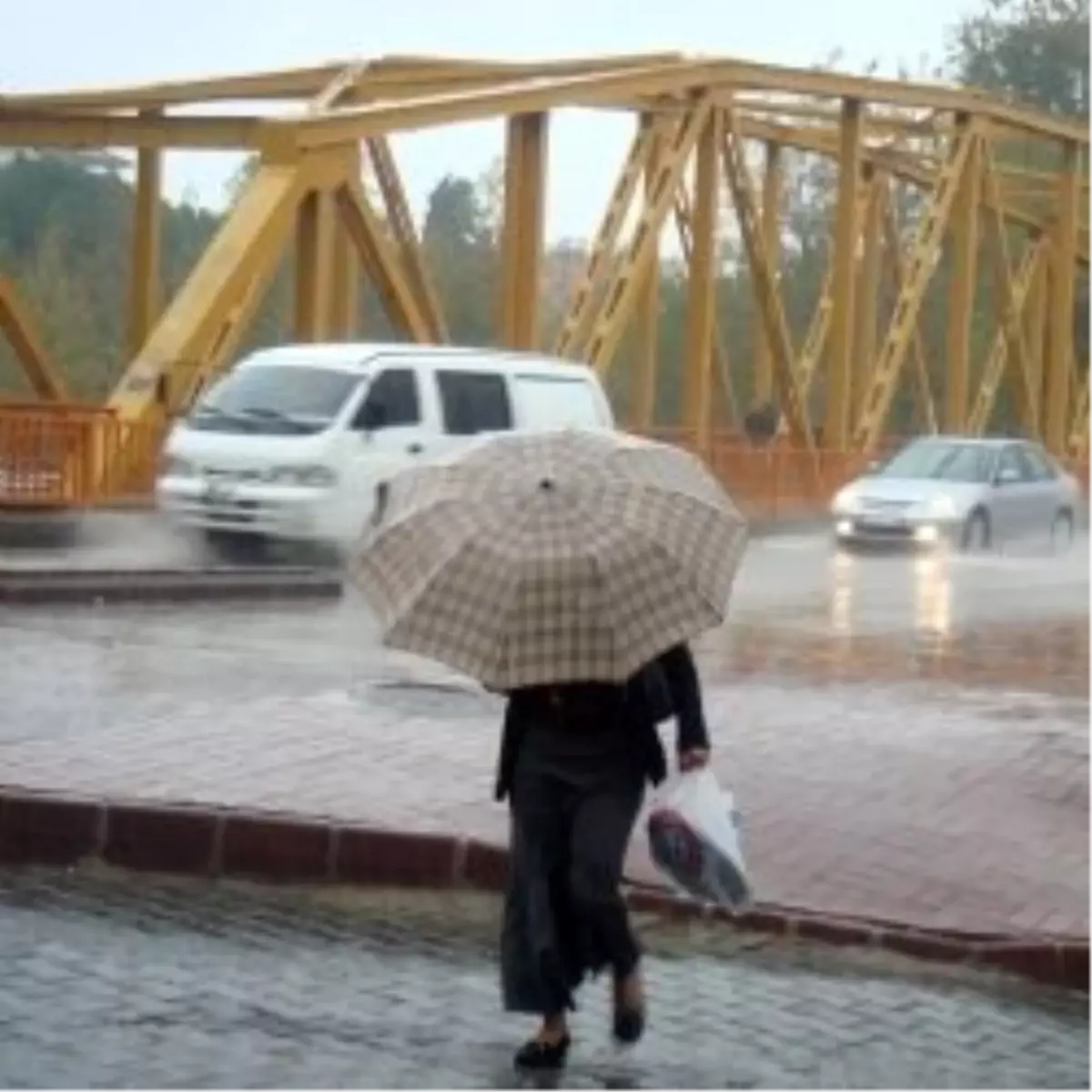 İstanbul\'u Sağanak Bastı