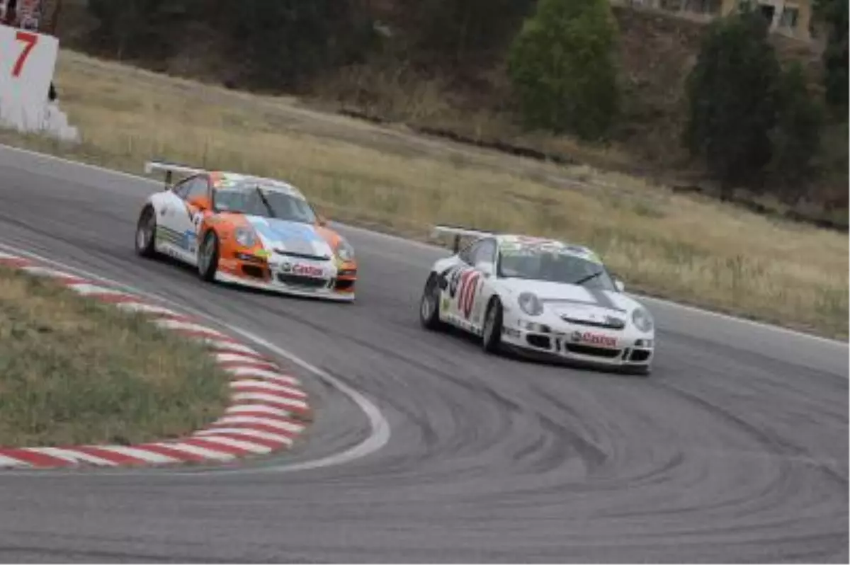 Porsche Gt3 Cup\'ın Üçüncü Ayağında Da
Yücel Özbek Zaferi