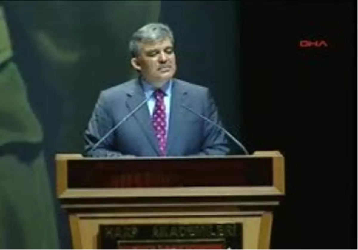 2Cumhurbaşkanı Gül : "Terör Uzun Soluklu Ve Akıllı Bir Mücadele İle Defedilecektir" 
 
"Terörün Birçok Çeşitli Yüzü De Vardır. Bizimki Maalesef En Kötüsüdür. Çünkü Bölücü Ve Etnik Bir Temele Dayalı Bir Terördür. O Bakımdan İşimiz Belki Başkalarından Daha Zordur. Her Şeyin Başında Devletimizin Ve M