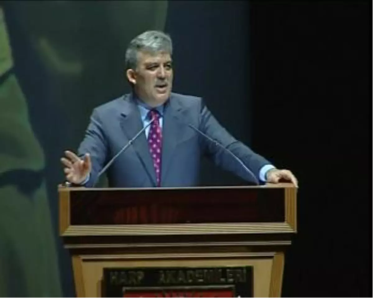 Cumhurbaşkanı Gül : \'Terör Uzun Soluklu ve Akıllı Bir Mücadele ile Defedilecektir\'