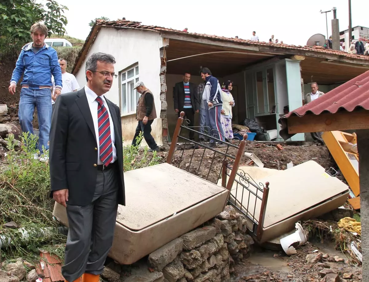 Dere Yataklarında Sel Felaketi