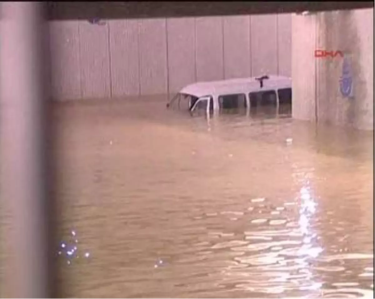 Tuzla'da D100 Karayolu Trafiğe Kapandı