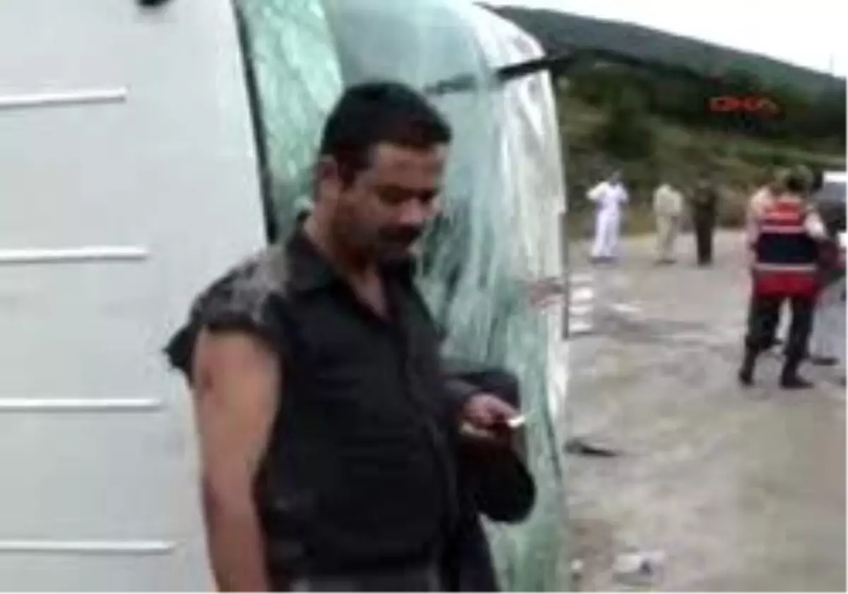 Samsun - Köpeğe Çarpan Otobüs Devrildi: 25 Yaralı