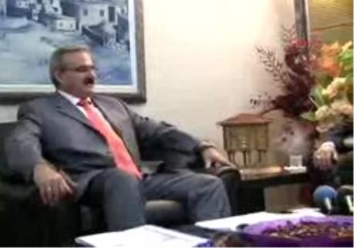 Bakanı Demir: "2010 Yılında Belediyelere 2 Milyar Tl Kaynak Aktarılacak" 
Bayındırlık Ve İskan Bakanı Demir: