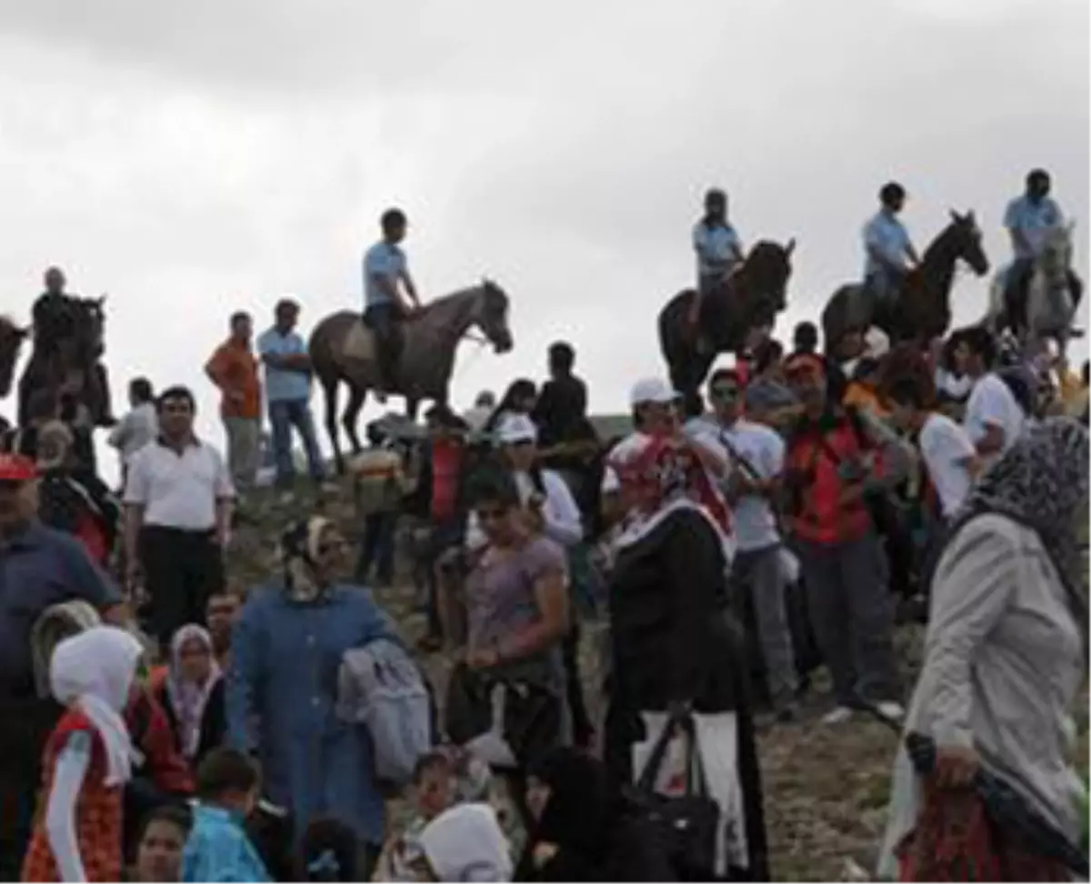 Bakanlar Erciyes Dağında Cambaz ve Palyaçoyla