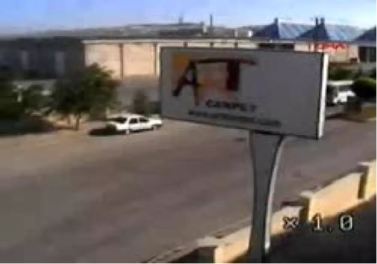 Gaziantepekg İşçi Servisi Kamyonete Çarptı; 18 Yaralı Kaza Mobese Kameralarına Böyle Yansıdı