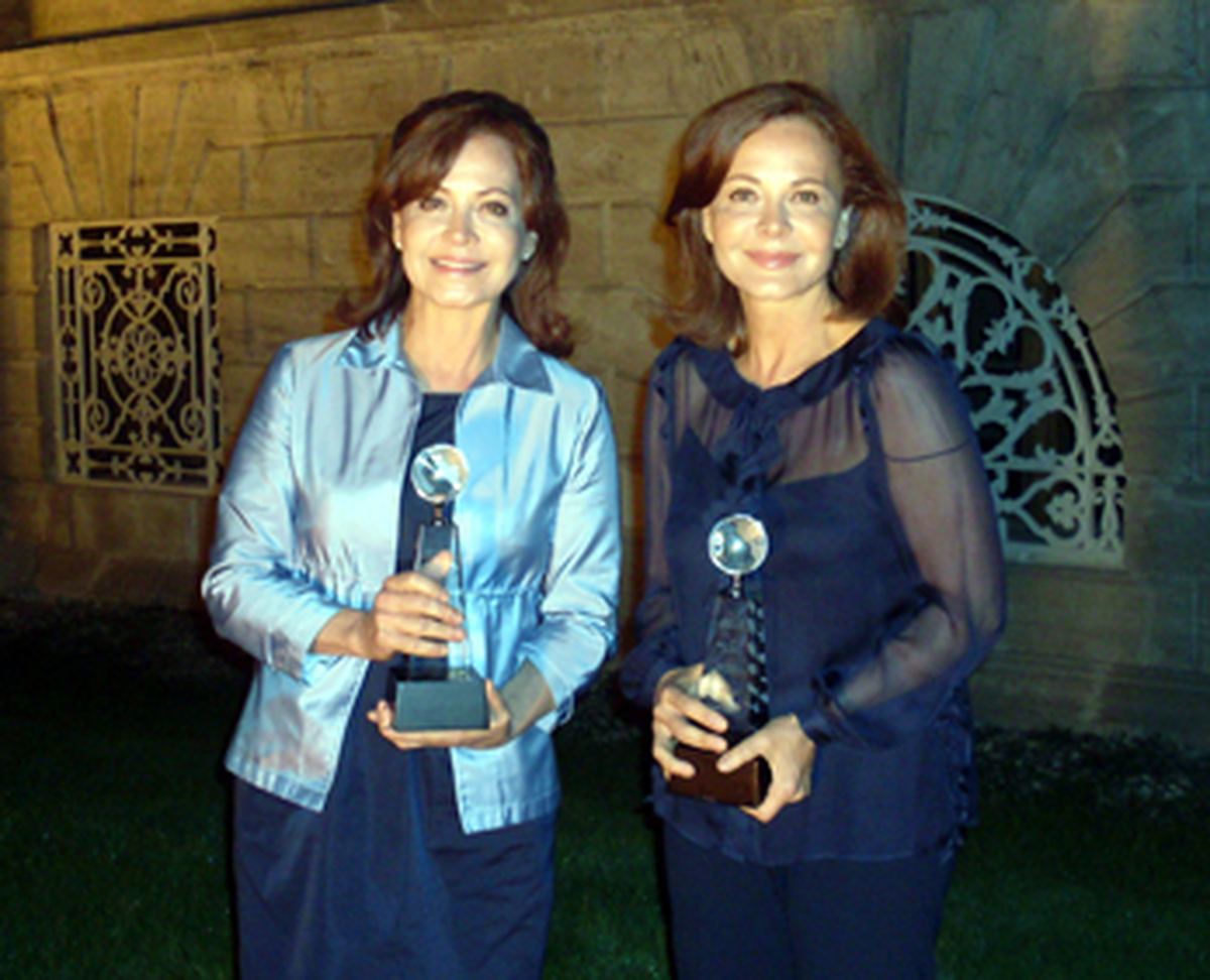 "Sivil Toplum Kuruluşları Seçkinlik Ödülü" Güher & Süher Pekinel\'e Verildi