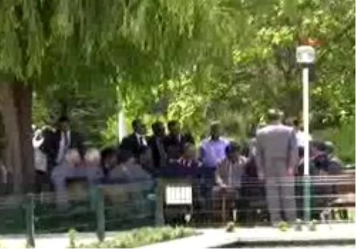 Konya - Bülent Arınç 1 Saatlik Gecikmeyle Ankara\'ya Döndü